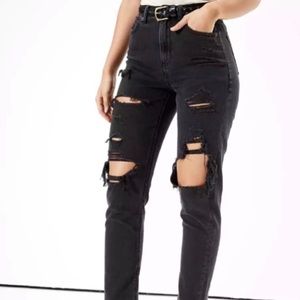 BLACK AMERICAN EAGLE MOM JEANS